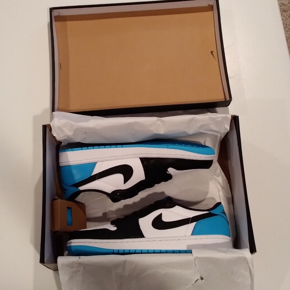 Jordan 1 Retro Low Og "Powder Blue" - Size 9m - Ds/Brand New - Og All - Picture 4 of 5